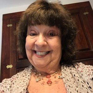 Meet your Posher, Debbie